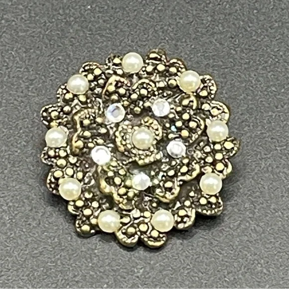 Vintage “Hidden Heart” Gold Filigree Pearl & Crystal Brooch - Exquisite! ✨ - Picture 7 of 9